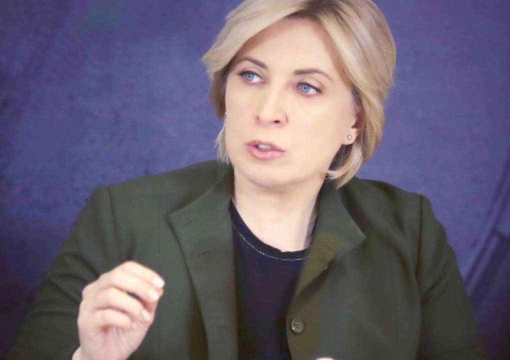Їдуть за кордон та повертаються на ТОТ: Верещук розповіла чим та як банки тиснуть на українців