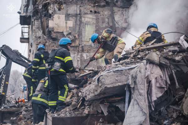 Фото: ДСНС У Новогродівці зросла кількість жертв після російського обстрілу