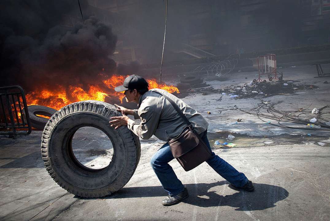Жителей Николаева попросили дымом усложнять видимость оккупантам/Фото: Getty Images Жителей Николаева попросили дымом усложнять видимость оккупантам