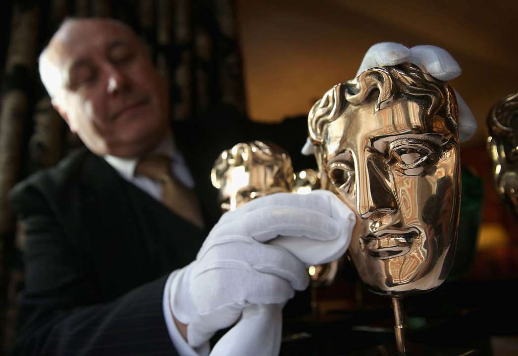 Стали известны все номинанты на премию BAFTA/Фото: Chris Jackson/Getty Images Статуэтки BAFTA