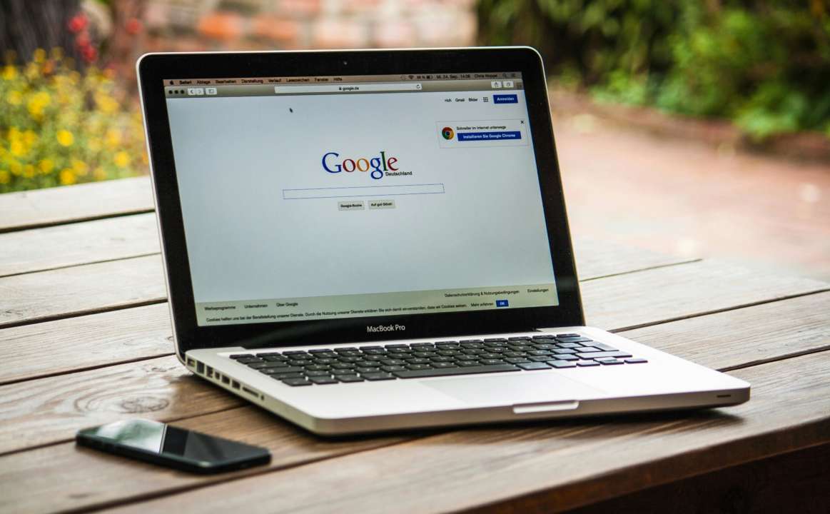 Фото с pexels.com Google начнет бороться с дезинформацией накануне выборов в ЕС