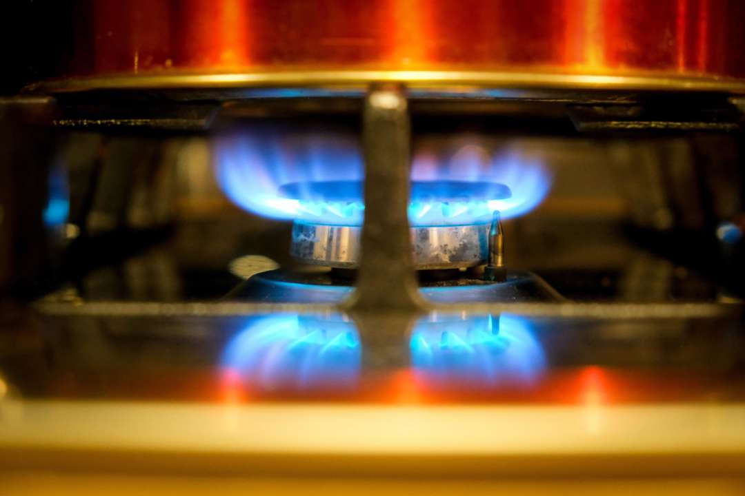 Скільки українці платитимуть за комунальні послуги у 2022/Фото: Pexels Скільки українці платитимуть за газ, воду та тепло: прогноз тарифів на 2022 рік