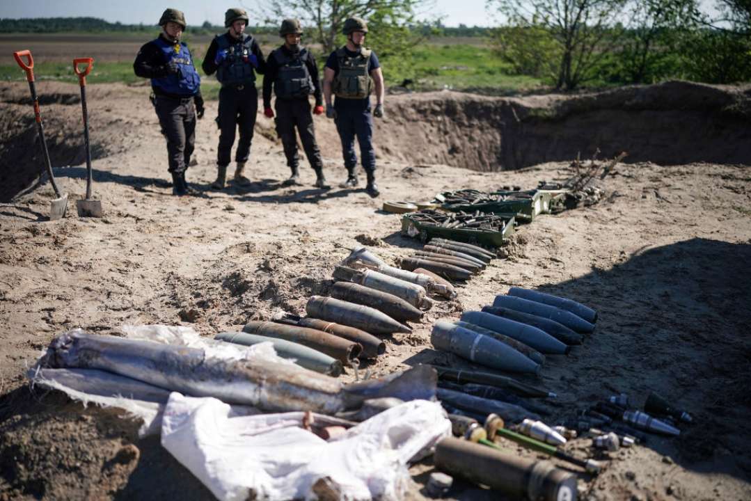 ЗСУ отримали на озброєння переносні системи для розмінування Minröjningsorm/Фото: Getty Images