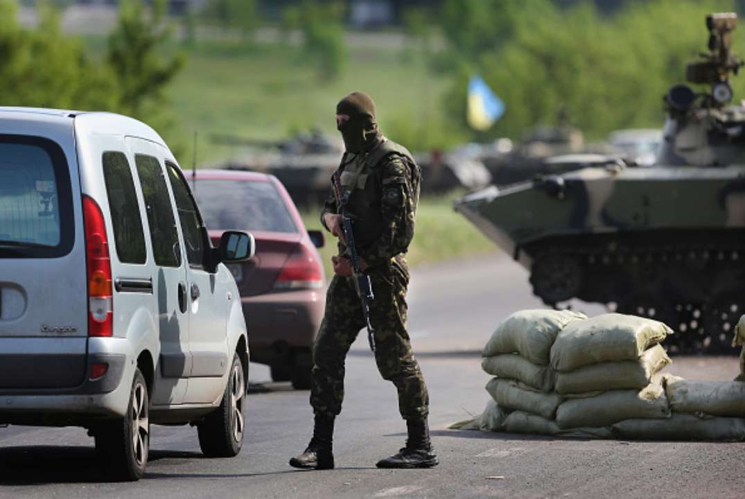 Працівники митниці вилучили предметів правопорушень на суму майже 613 млн грн/Фото: John Moore/Getty Images За 9 місяців 2023 року працівники Держмитслужби виявили порушень на суму 7,1 млрд грн: деталі
