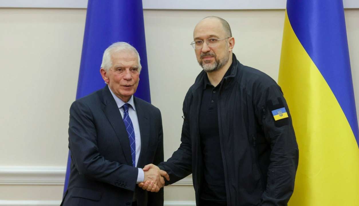 Європа нарощує потужності ОПК, скоро ми відчуємо це/Фото: Денис Шмигаль Європа нарощує потужності ОПК, скоро відчуємо це/Фото: Денис Шмигаль