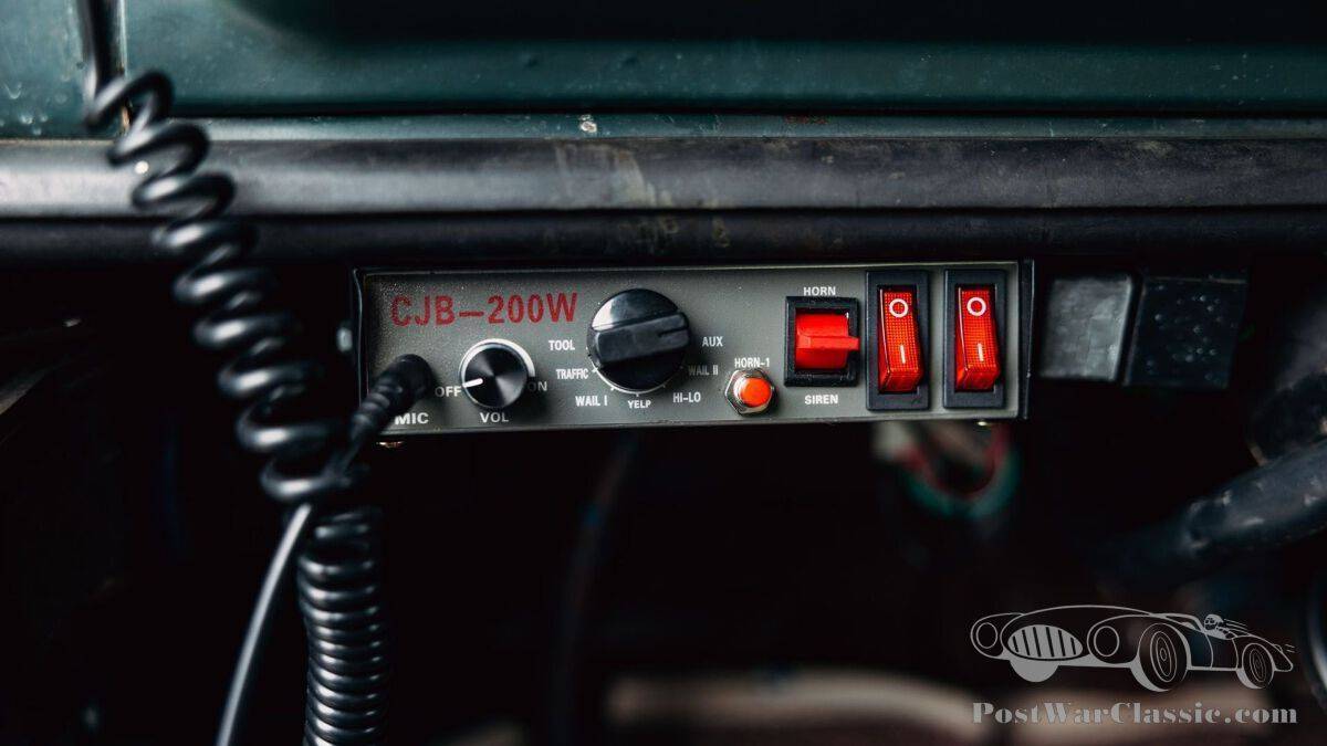 Фото: Postwarclassic.com В Германии продают сказочный 50-летний кемпер Mercedes. Фото
