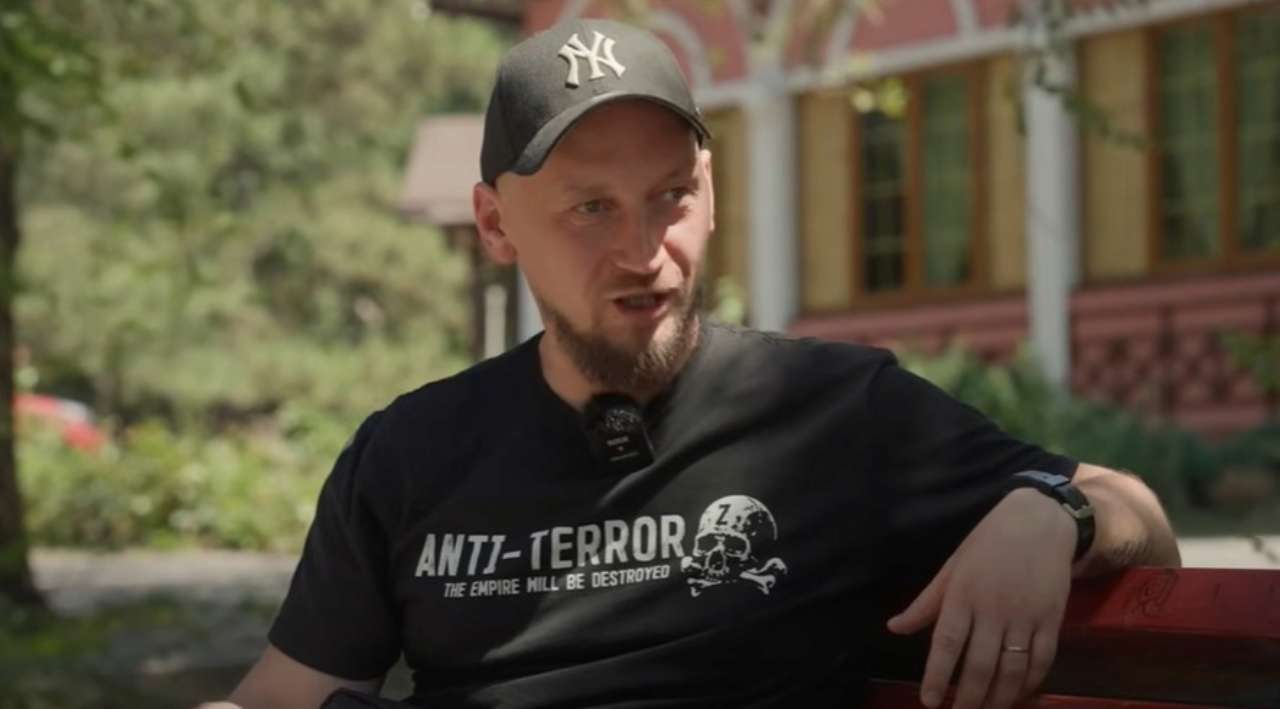 Роман Гаман/Фото: скрин с видео “Ранение в голову”: известный украинский певец рассказал о ранении на войне