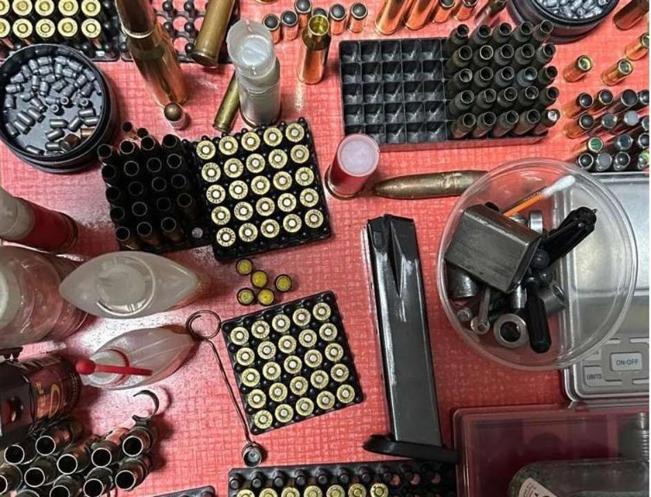 Во Львовской области будут судить злоумышленника, обвиняемого в незаконной продаже оружия и боеприпасов/Фото: Нацполиция Во Львовской области будут судить злоумышленника, обвиняемого в незаконной продаже оружия и боеприпасов/Фото: Нацполиция