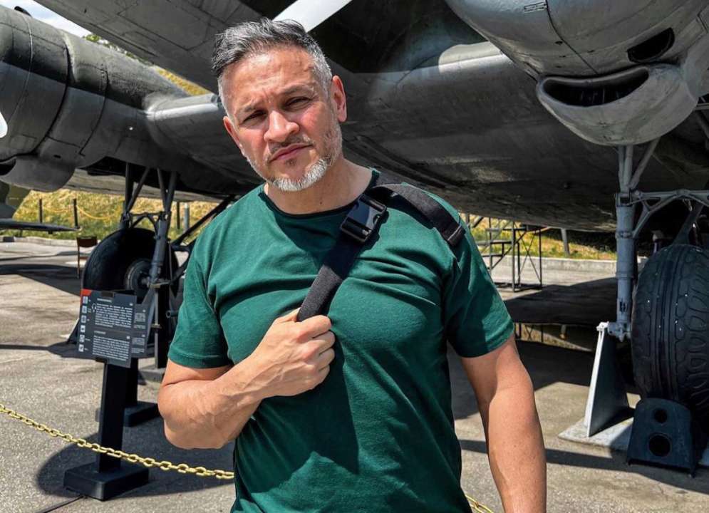 Эктор Хименес-Браво рассказал об отношениях с возлюбленной после вторжения рф в Украину