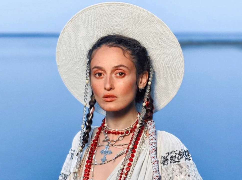 Алина Паш рассказала, что стала ведущей известной музыкальной премии/Фото: Instagram Алина Паш стала ведущей премии Music Moves Europe Awards