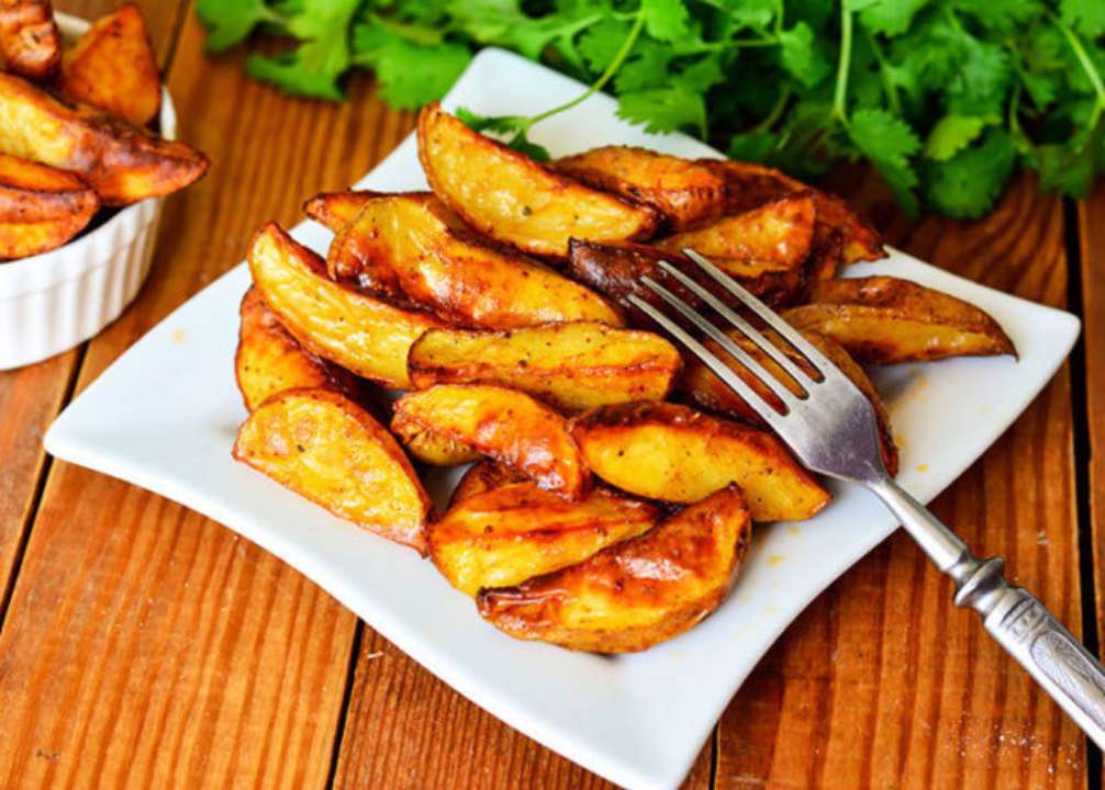 (Фото: https://u-pliti.ru/Автор - неизвестен) Идеальная картошка по-деревенски: вкусно, быстро, недорого