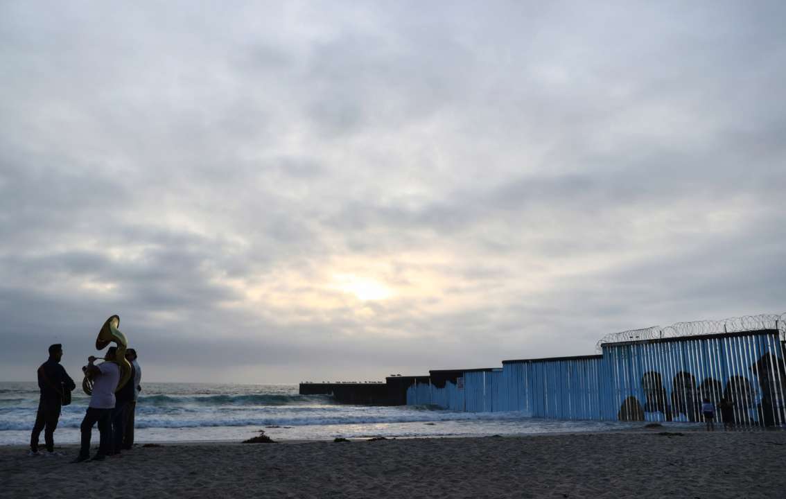 Море