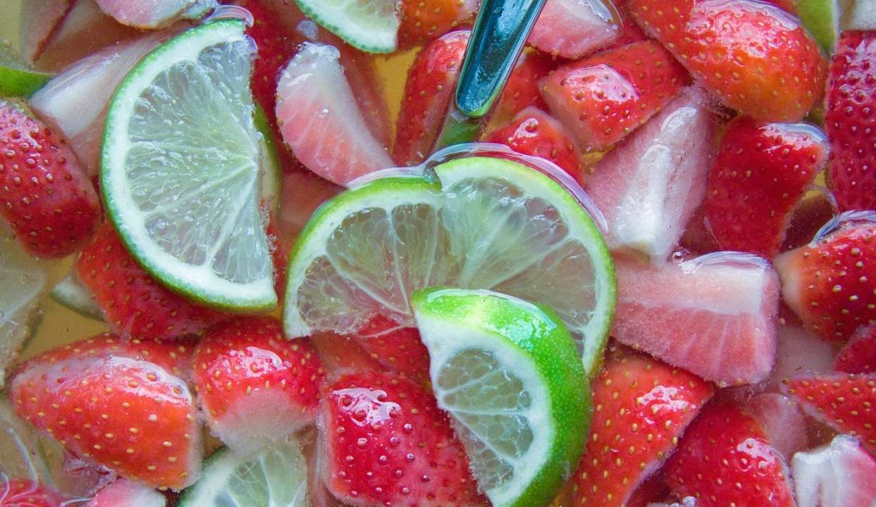 Рецепт крюшона на Новый год. Фото: Pixabay Уютный зимний напиток: рецепт фруктового крюшона.