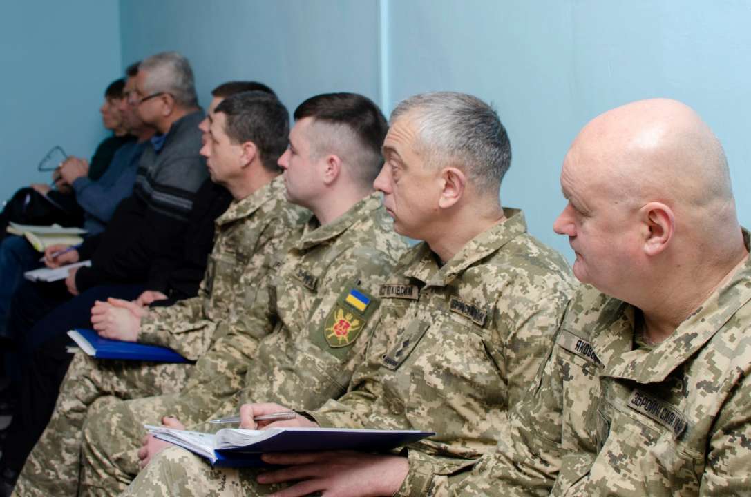 Чоловік напав з ножем на сержанта у ТЦК на Вінниччині/Фото: Гайсинський Ртцк Та Сп