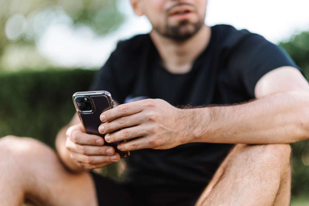 Незвичайний iPhone з USB-C виставили на продаж/Фото: Pexels Унікальний iPhone із роз'ємом USB-C виставили на аукціон