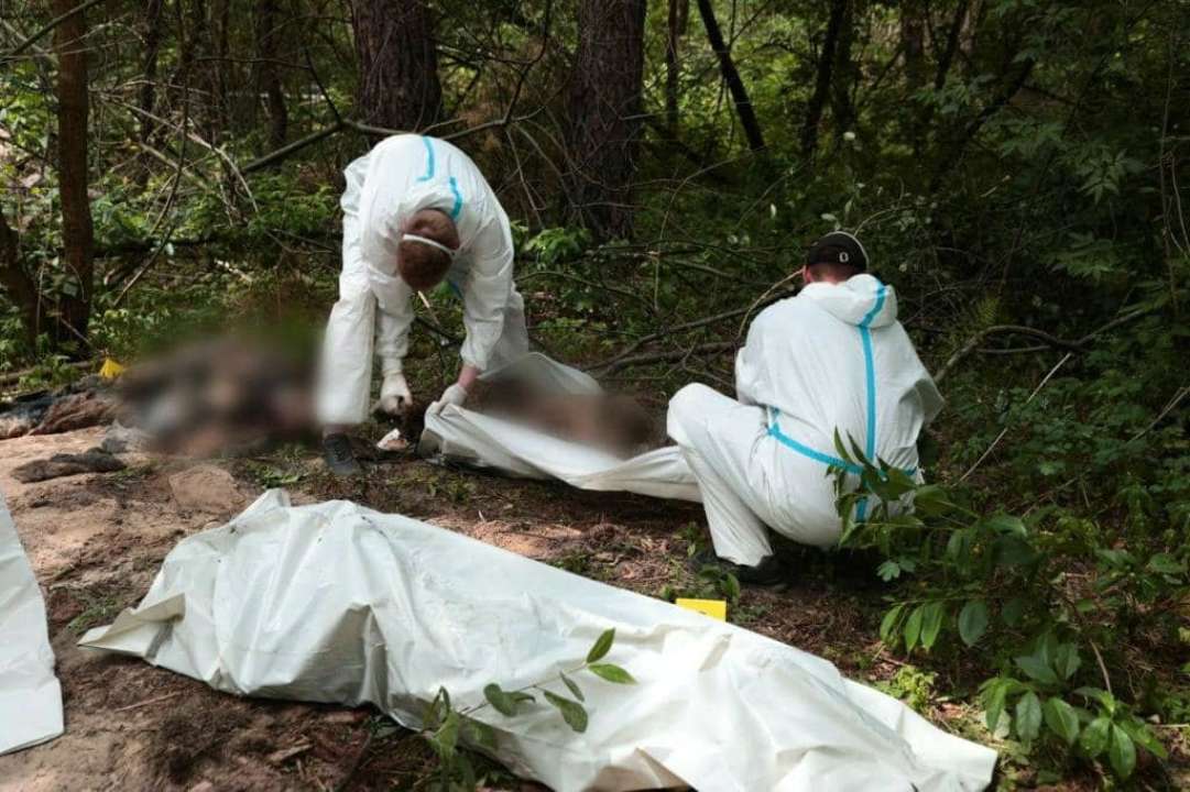 Під Києвом виявили масове поховання мирних українців/Фото: Андрій Нєбитов