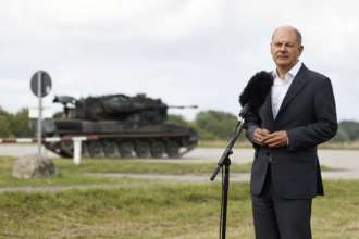 Виліз на Gepard: Шольц відвідав тренування українських військових у Німеччині/Фото: Morris MacMatzen/Getty Images Канцлер Німеччини Олаф Шольц