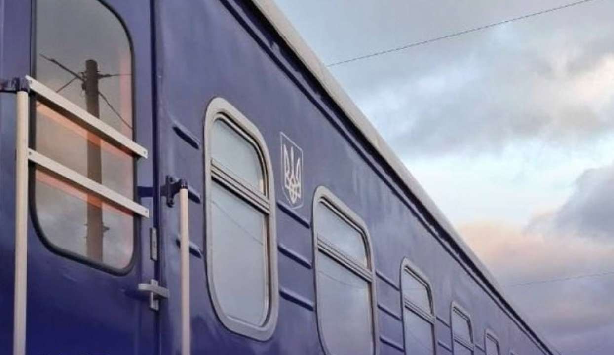 УЗ оголосила про призначення безпересадкових вагонів із Чернігова до Рахова / Фото: t.me/UkrzalInfo