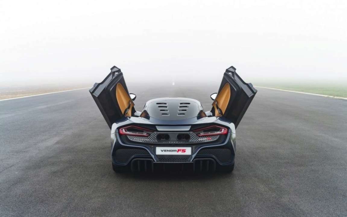 Это еще не предел: в Hennessey разогнали гиперкар Venom F5 до 400 километров в час