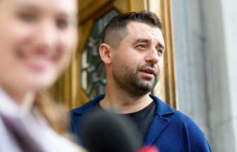 Арахамія розповів про звільнення всього керівництва митниці / Фото: Facebook Весь керівний склад митної служби звільнено