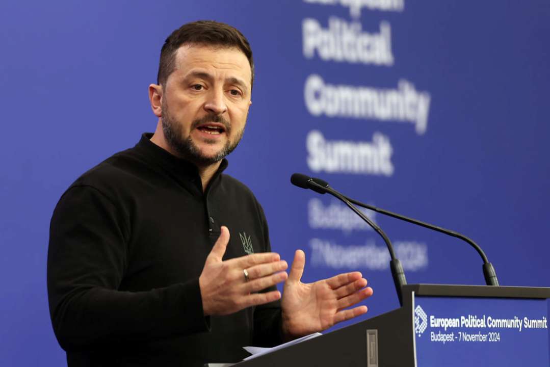 Зеленский прокомментировал заявление путина о 'технологической дуэли'/Фото: Janos Kummer/Getty Images Зеленский назвал путина "довбойо**м" после его заявления о "технологической дуэли"