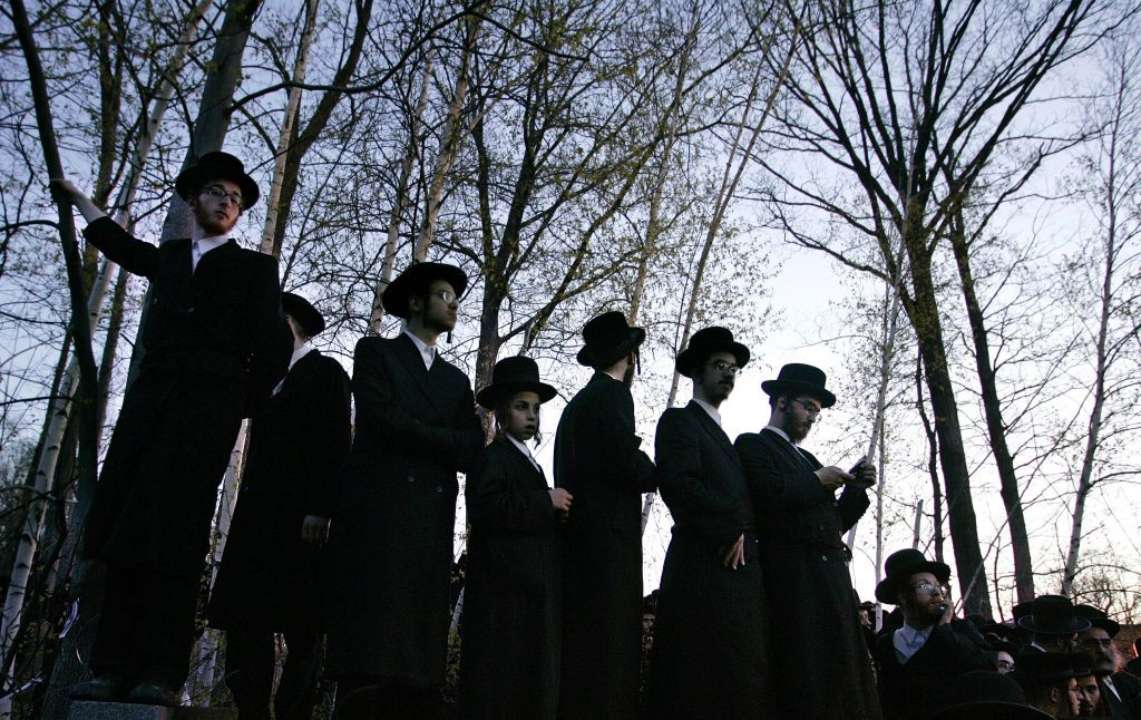 В Умані збираються тисячі хасидів з нагоди святкування Рош а-Шана/Фото: Getty Images Хасиди