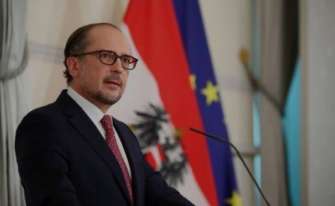 Євросоюзу необхідно закріпити свій вплив і в Україні, і в Боснії і Герцоговині, щоб протидіяти російському впливу, і стабільність в обох регіонах однаково важлива Євросоюзу необхідно закріпити свій вплив і в Україні, і в Боснії і Герцоговині, щоб протидіяти російському впливу, і стабільність в обох регіонах однаково важлива