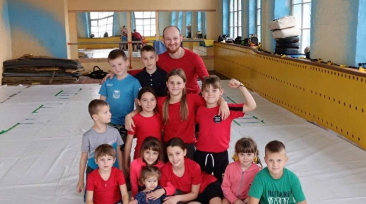 Роман Охрименко стал амбассадором "Всеукраїнських шкільних ліг пліч-о-пліч" / Фото: КОВА Роман Охрименко стал амбассадором "Всеукраїнських шкільних ліг пліч-о-пліч"