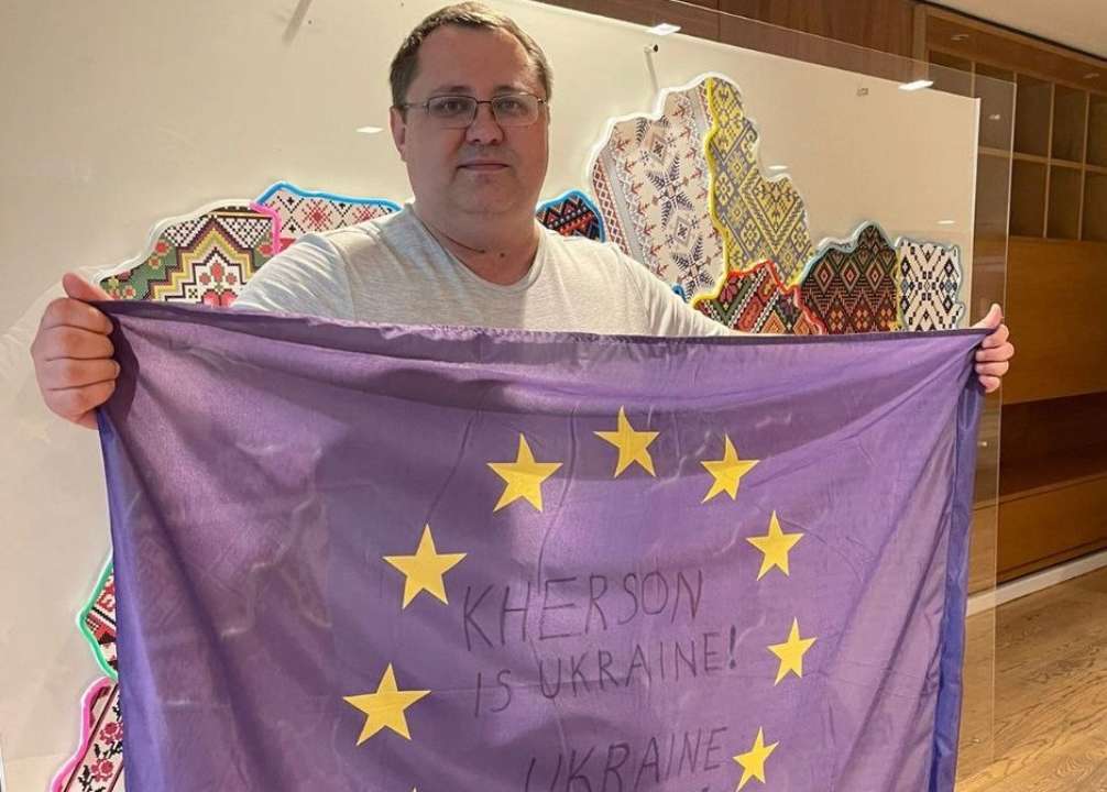 Флаг со времен оккупации Херсона теперь в Европарламенте: Юрий Соболевский Флаг со времен оккупации Херсона теперь в Европарламенте: Юрий Соболевский