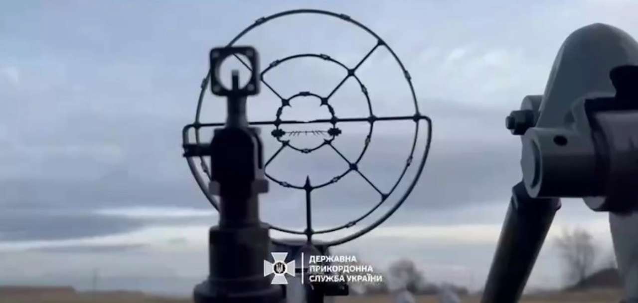 Також у ДПСУ показали сюжет про оборонні укріплення на кордоні з рб Також у ДПСУ показали сюжет про оборонні укріплення на кордоні з рб