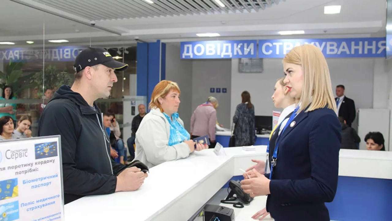 Рада ухвалила закон про надання адмінпослуг українцям, зокрема за кордоном