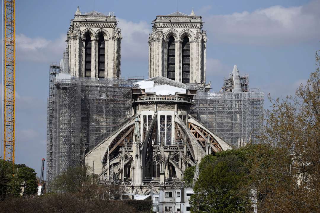 Фото: Getty Images/Chesnot Площадь перед Собором Парижской Богоматери закрыли из-за опасного уровня свинца