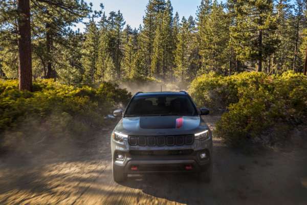 Фото: Jeep Jeep представила оновлену модель позашляховика Compass