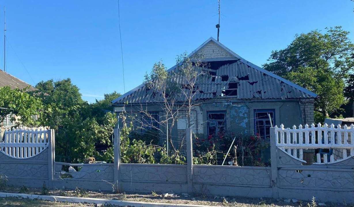 Показали фото последствий ночного обстрела Днепропетровской области/Фото: Валентин Резниченко/Тelegram Территория засыпана кассетными боеприпасами: фото последствий обстрела Днепропетровской области