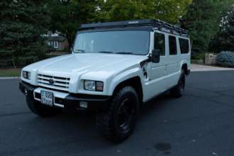 В США на аукционе продали редкий внедорожник Toyota за 310 тысяч долларов/Фото: Carscoops Toyota Mega Cruiser