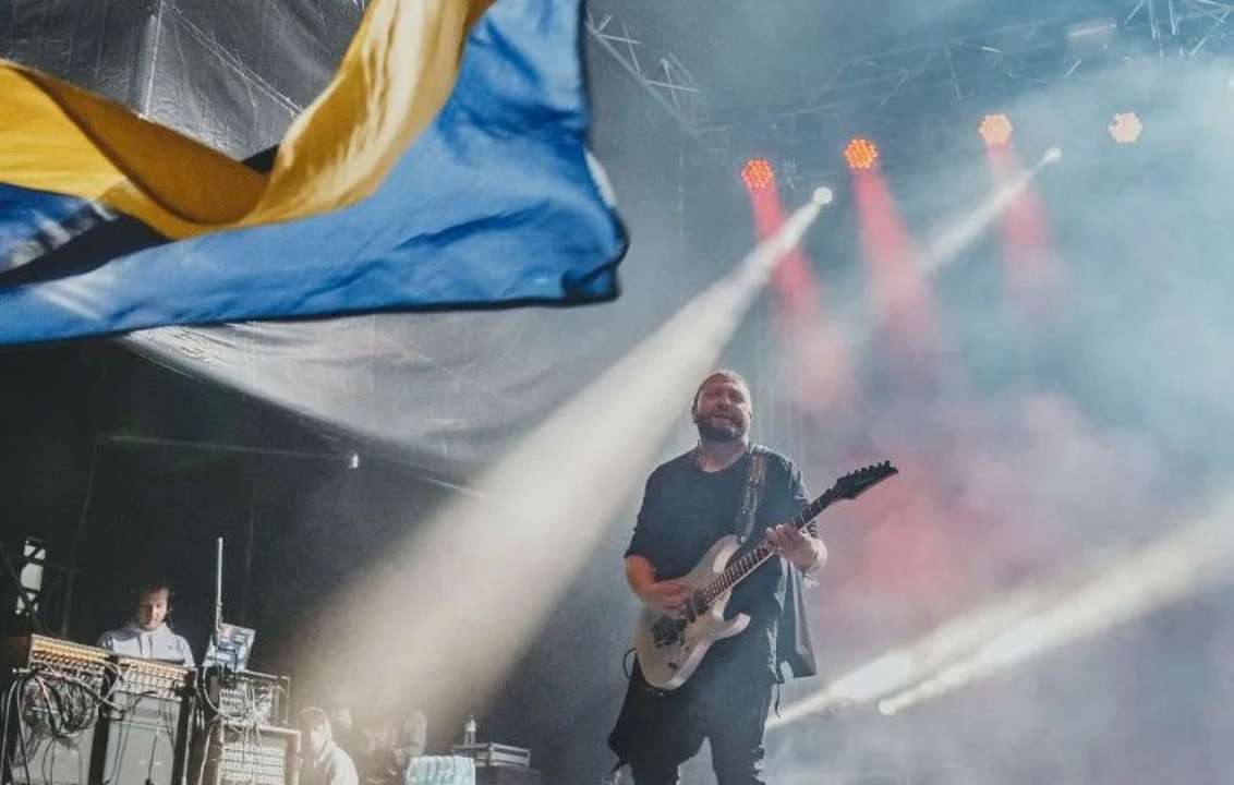 З сім’єю були неподалік: гітарист Go_A мало не загинув від атаки дронів-камікадзе у Ржищеві
