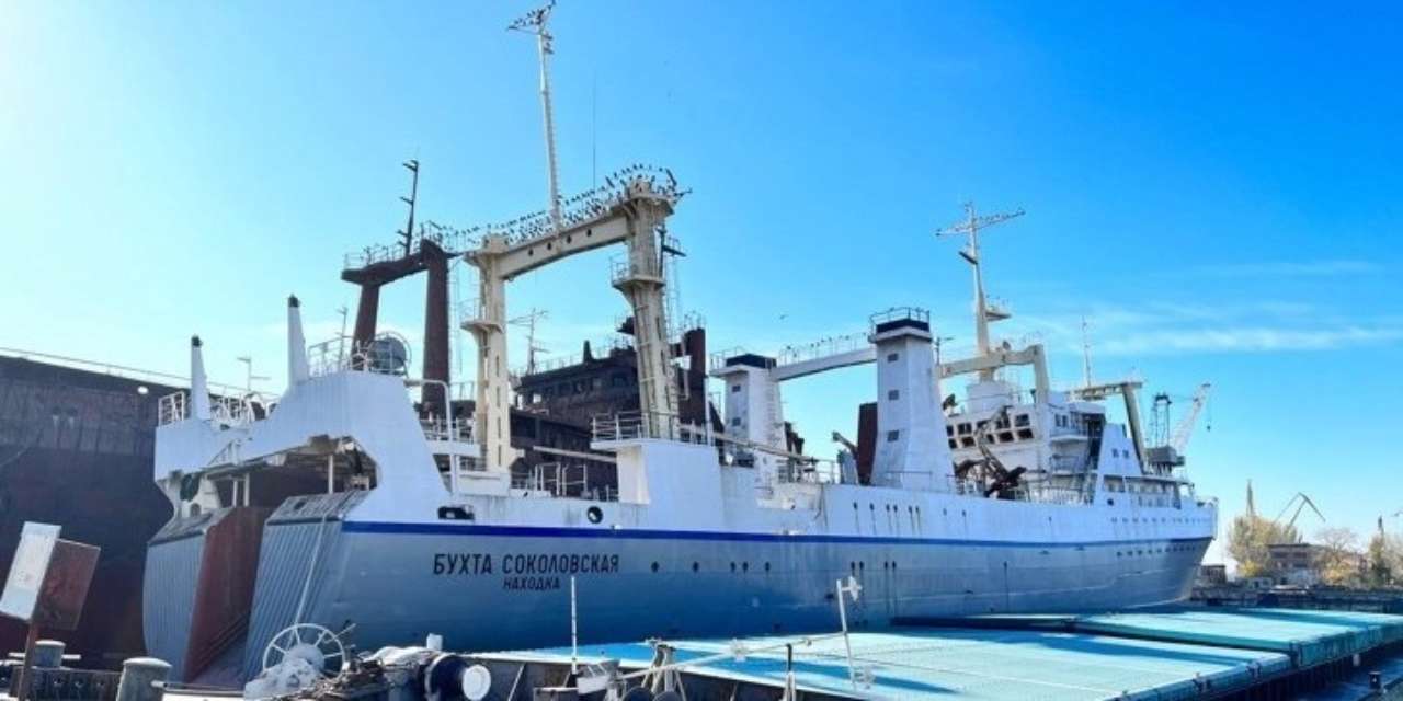 Судно российского олигарха арестовали в Украине Судно российского олигарха арестовали в Украине