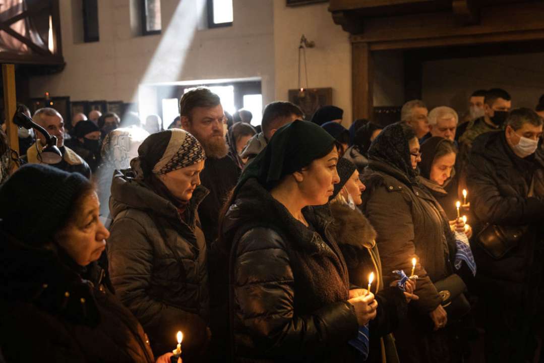 Як діяти, якщо затягується виплата грошової допомоги родичам загиблих військових/Фото: Getty Images