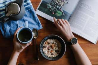 Яку продукти обрати діабетикам для швидкого перекусу/Фото: THE 5TH/Unsplash Що обрати діабетикам для здорового перекусу: поради дієтологів