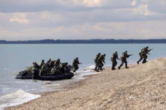 В течение полугода украинские военные учились у британской морской пехоты В течение полугода украинские военные учились у британской морской пехоты