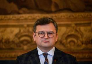 Україна неодноразово проводила переговори з рф — Кулеба/Фото: Getty Images Україна неодноразово проводила переговори з рф — Кулеба/Фото: Getty Images