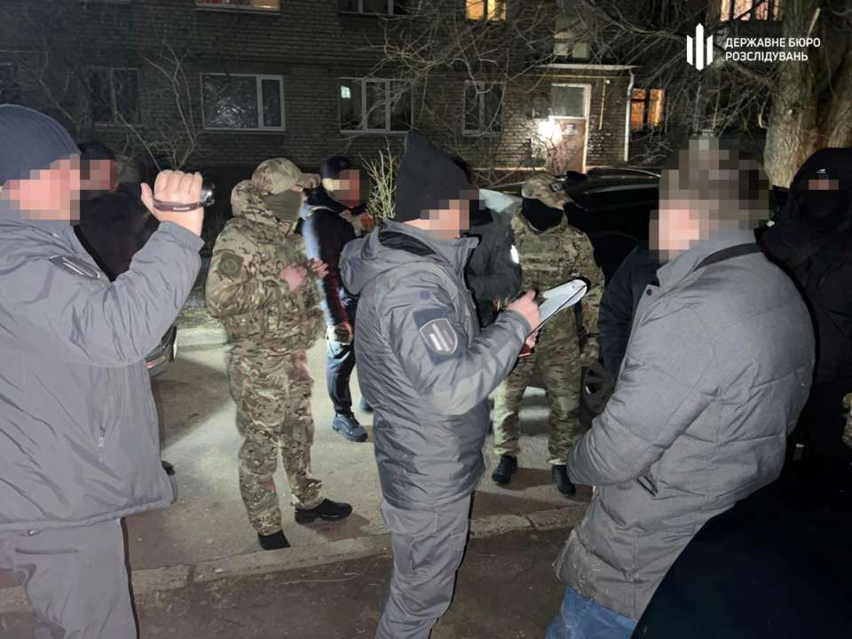 В Запорожье супружеская пара сделала бизнес на дезертирах