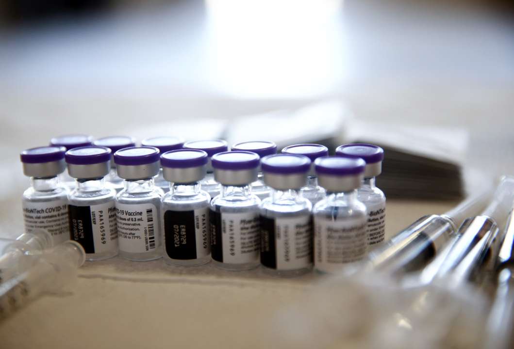 В Украину доставили первую партию вакцины Pfizer, приобретенную за государственные средства
