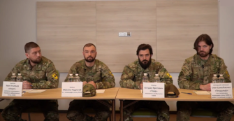 У полку "Азов" назвали причину здачі в полон / Фото: скріншот з відео Вище керівництво країни надало право вибору: в "Азові" розповіли, чому вирішили здатися в полон