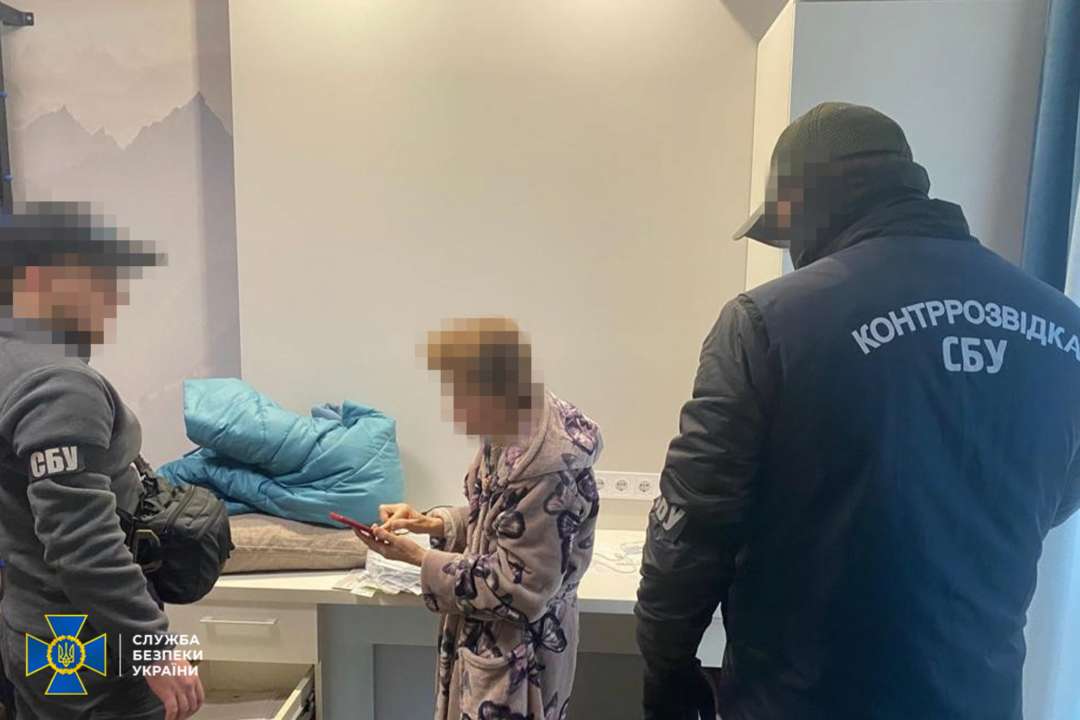 СБУ викрила консулку України, яка «допомагала» нелегалам з «терористично ризикових» країн Азії переїхати до ЄС/Фото: СБУ