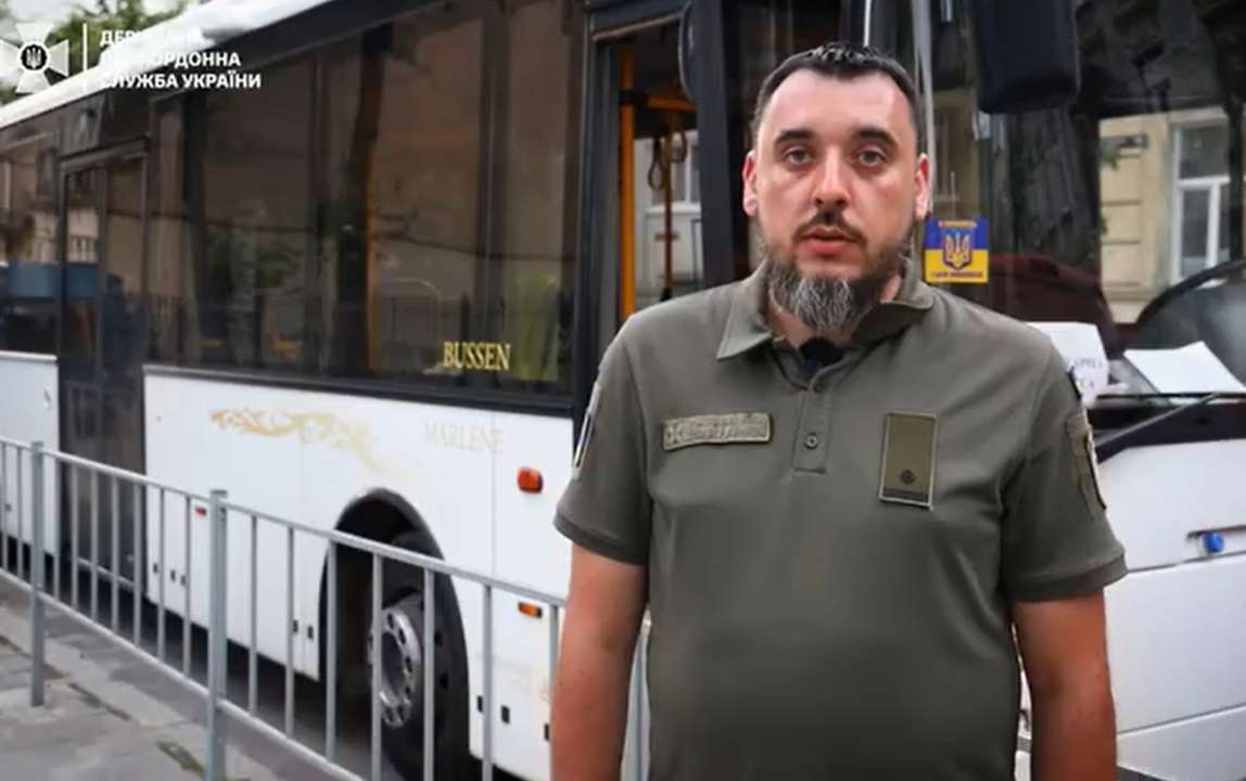 Это грузовик, который переоборудован под стоматологический кабинет
