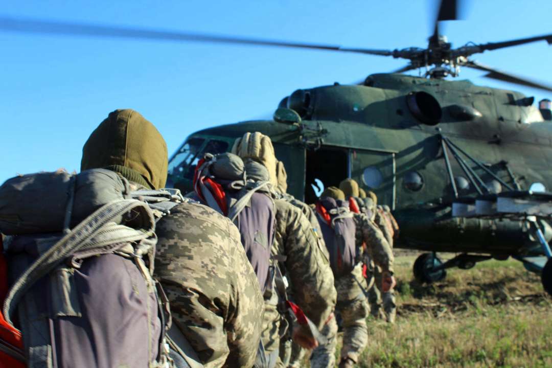 Військові