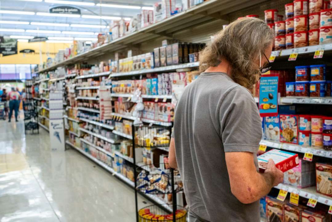 Химическое вещество с этикеток просачивается на продукты питания/Фото: Getty Images