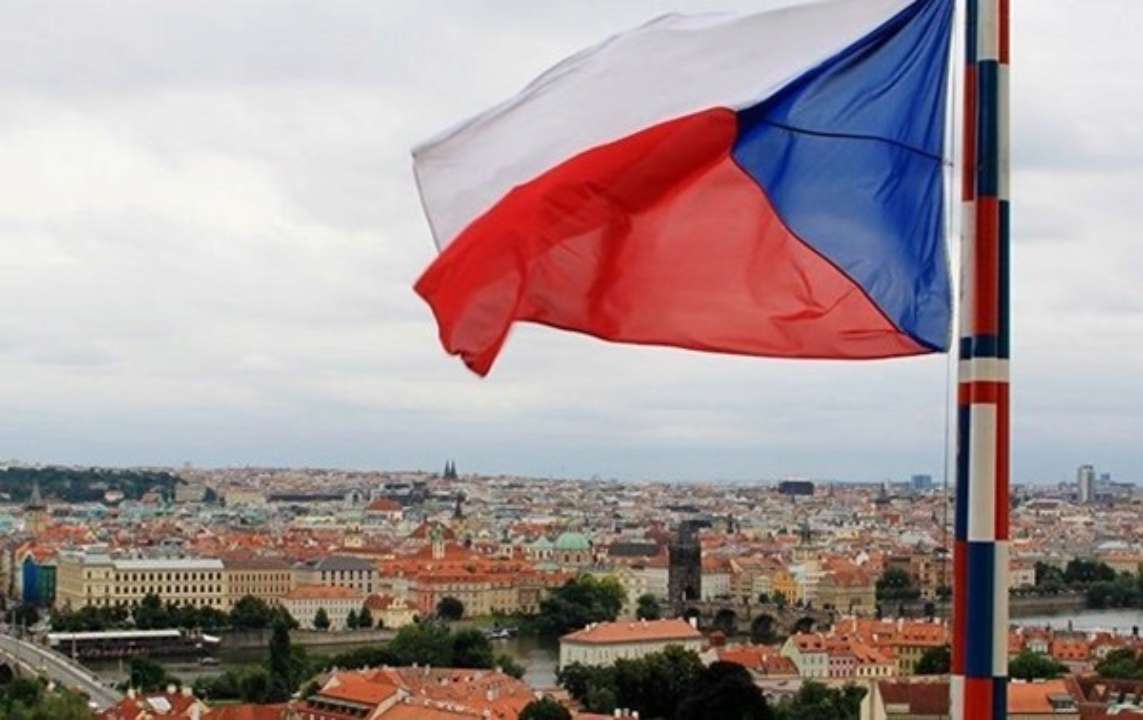 Включил российский гимн: официант в ресторане в Чехии поиздевался над украинкой Включил российский гимн: официант в ресторане в Чехии поиздевался над украинкой