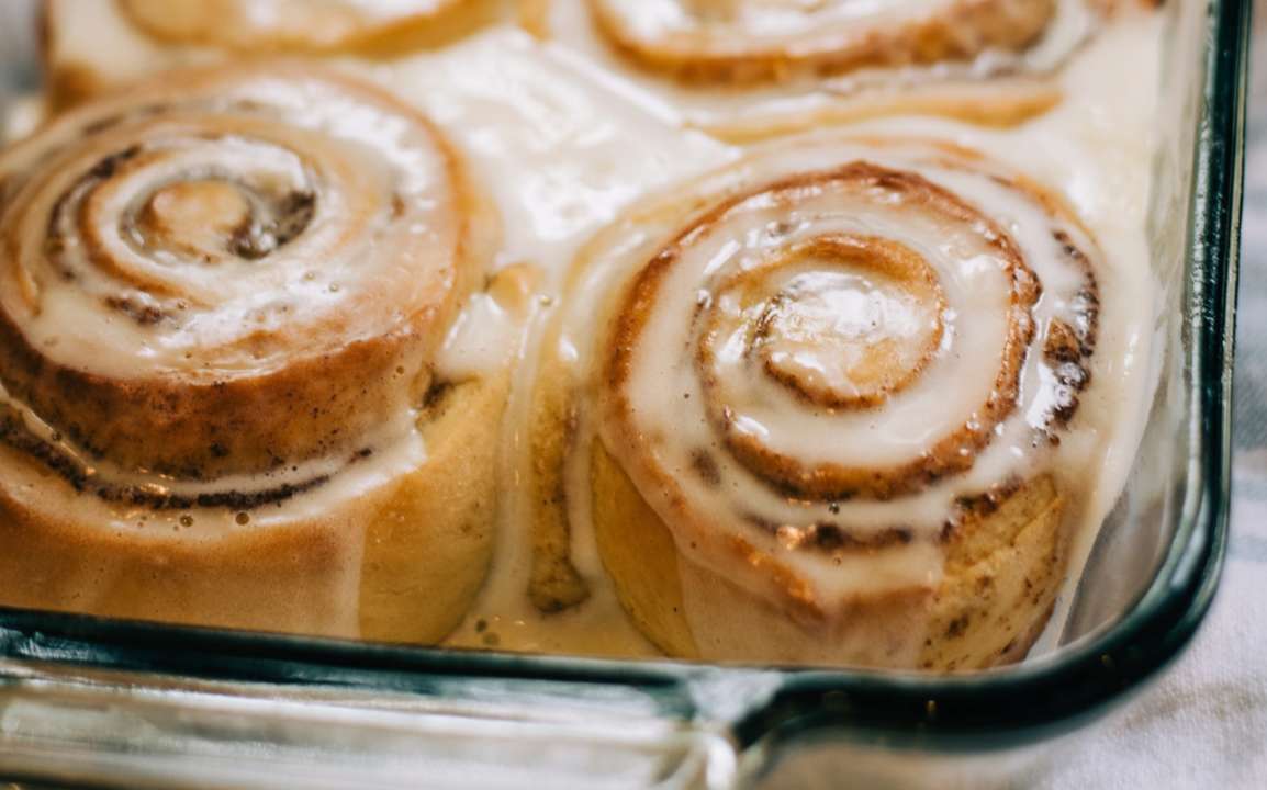 Готовятся достаточно легко: видеорецепт аппетитных булочек Cinnabon